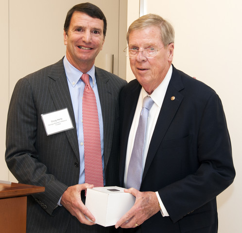 Sen. Isakson Received the Legacy Award from Georgia Research Alliance